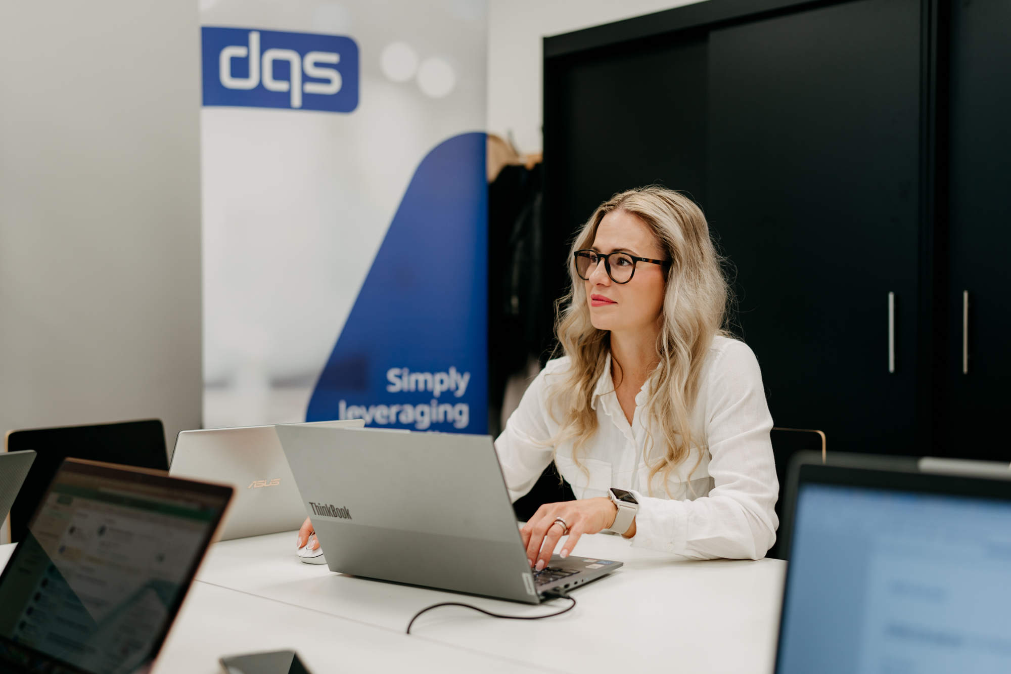 A regular day at the DQS Slovakia office – colleagues connecting and sharing ideas together.