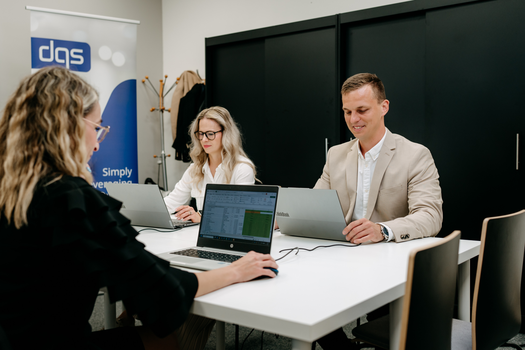 A regular day at the DQS Slovakia office – colleagues connecting and sharing ideas together.