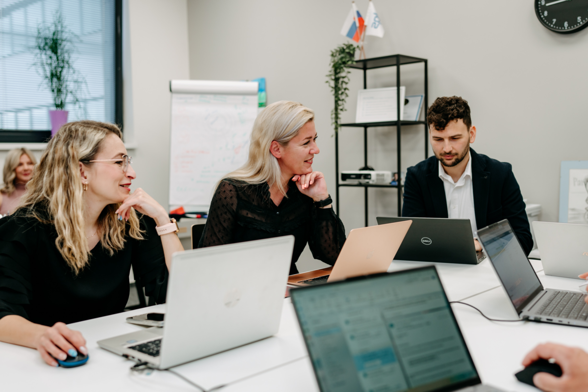 A regular day at the DQS Slovakia office – colleagues connecting and sharing ideas together.
