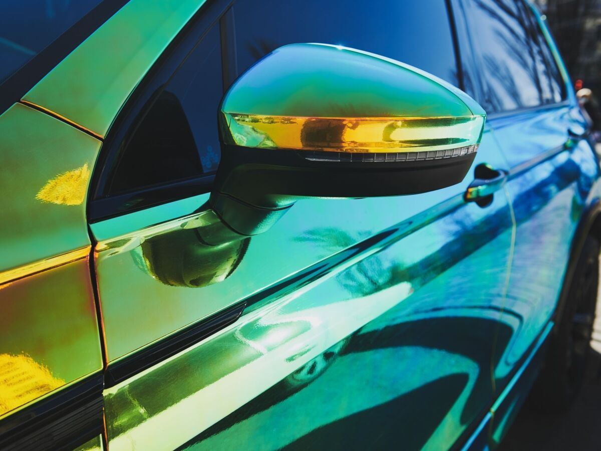 automotive-home-dqs-kfz in futuristischer farbgebung