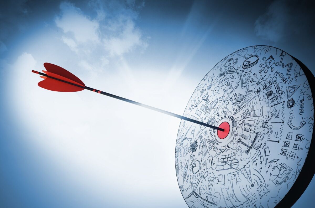 management-system-header-blog-dqs-arrow hit exactly in the middle of the target