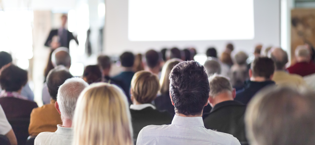 dqs-academy-events-dqs-speaker gives lecture in the conference hall
