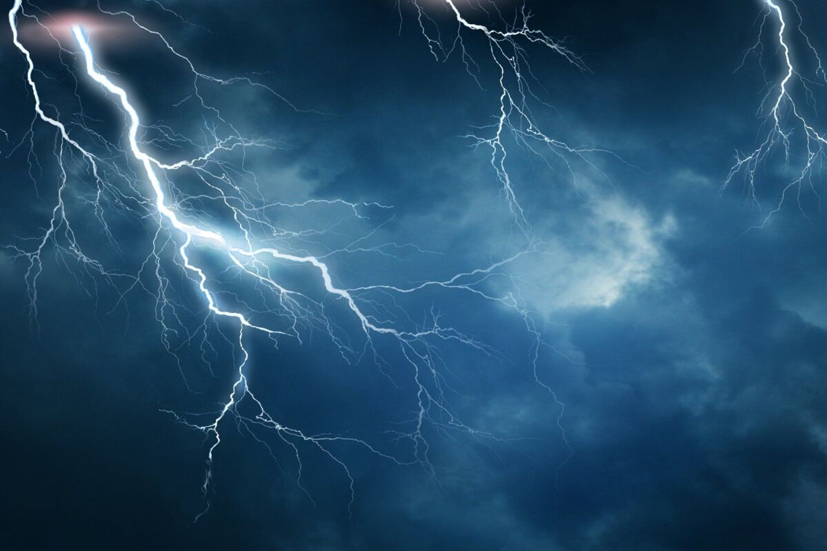 business-continuity-management-dqs-lightningin the dark sky