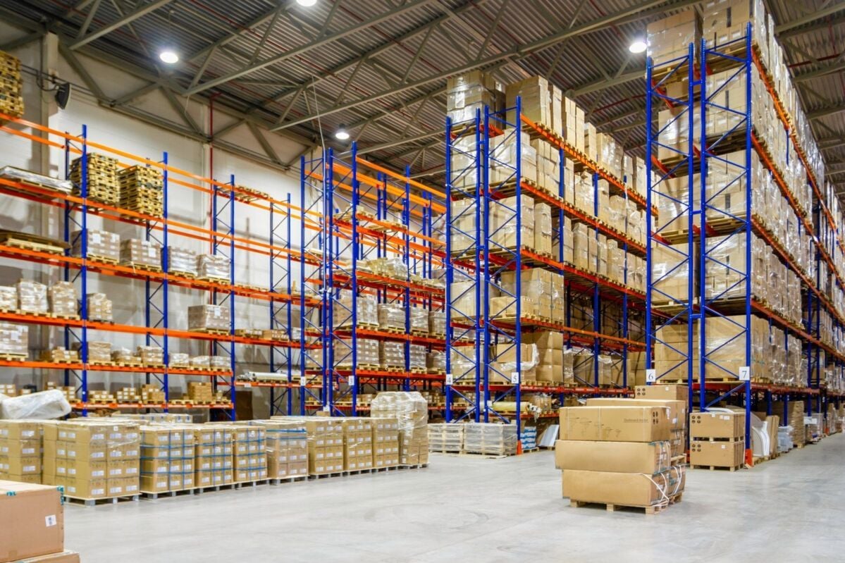 TAPA Standard-dqs-interior of a modern warehouse 