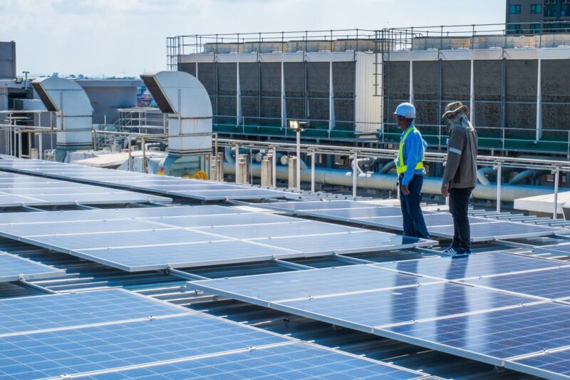 en-17463-validation-dqs-production of electricity from solar panels on the roof